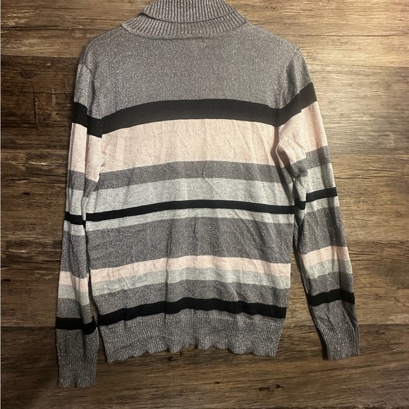 Joseph A Gray Black Turtleneck Sweater with Cowl Design - Picture 8 of 10